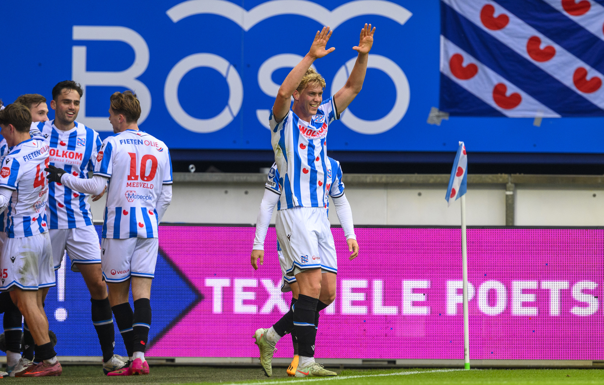 'Onomstreden' Maas Willemsen blikt vooruit op duel met AZ: ''We zitten in een goede vibe''