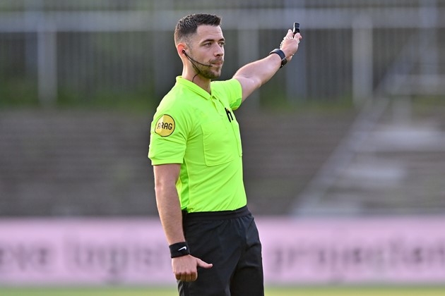 Marc Nagtegaal fluit zaterdagmiddag thuiswedstrijd van sc Heerenveen