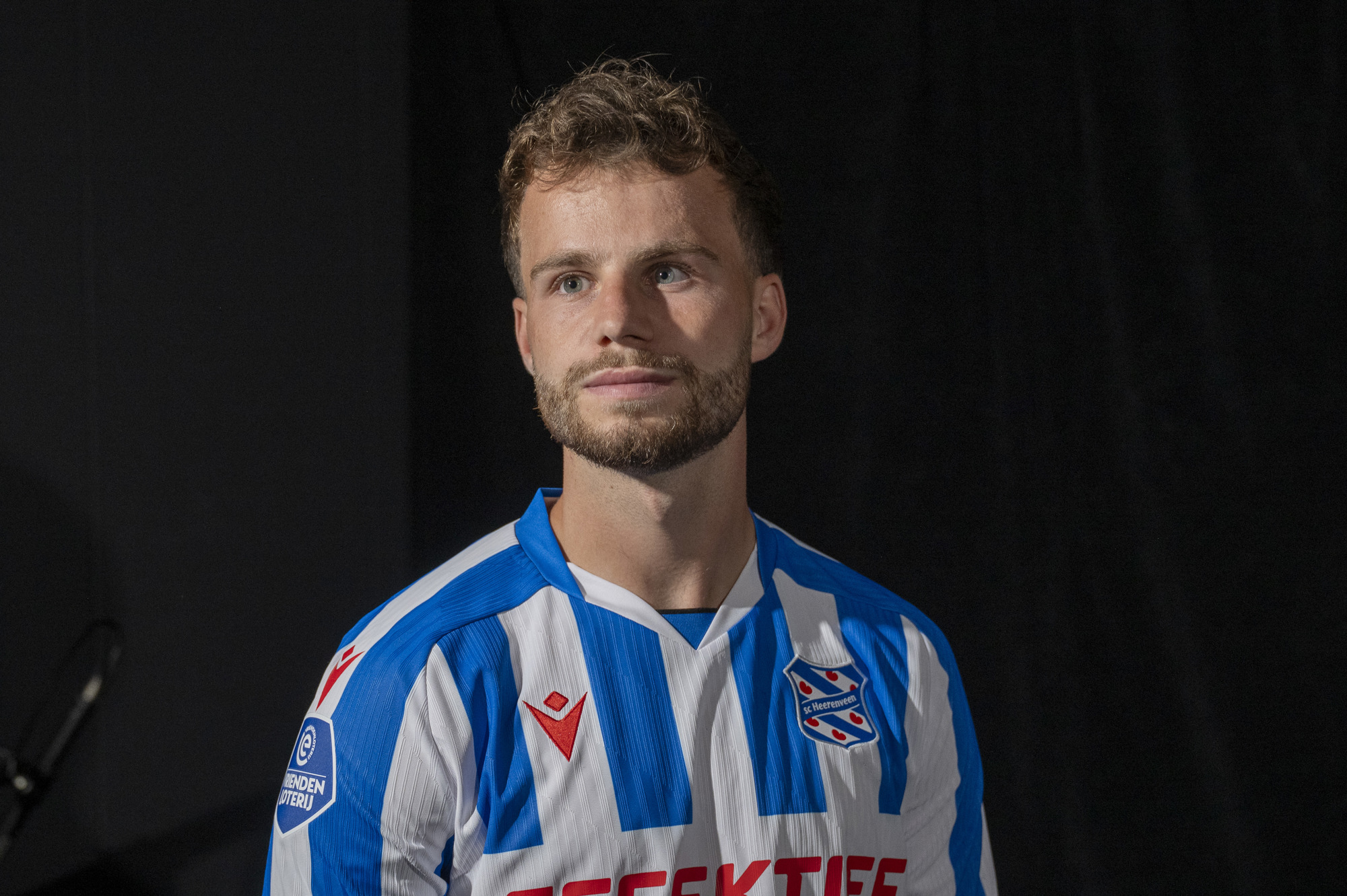 Proper blij met 'mooie stap' sc Heerenveen: ''De club heeft vertrouwen in mij''