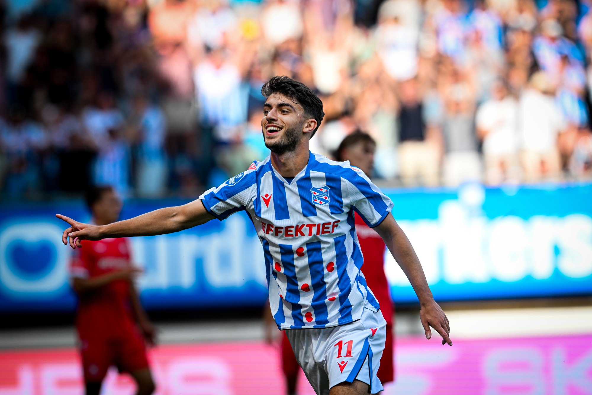 Luca Oyen glundert na zwaarbevochten zege: ''De fans gaven ons extra energie''