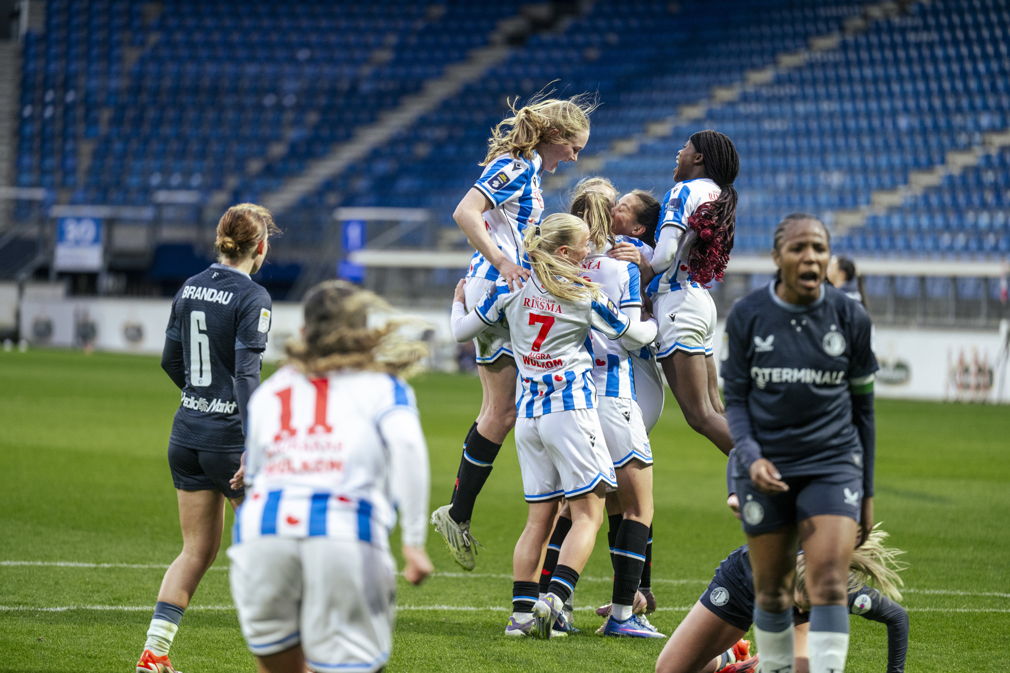 sc Heerenveen Vrouwen blijft in goede flow met winst in Abe Lenstra stadion