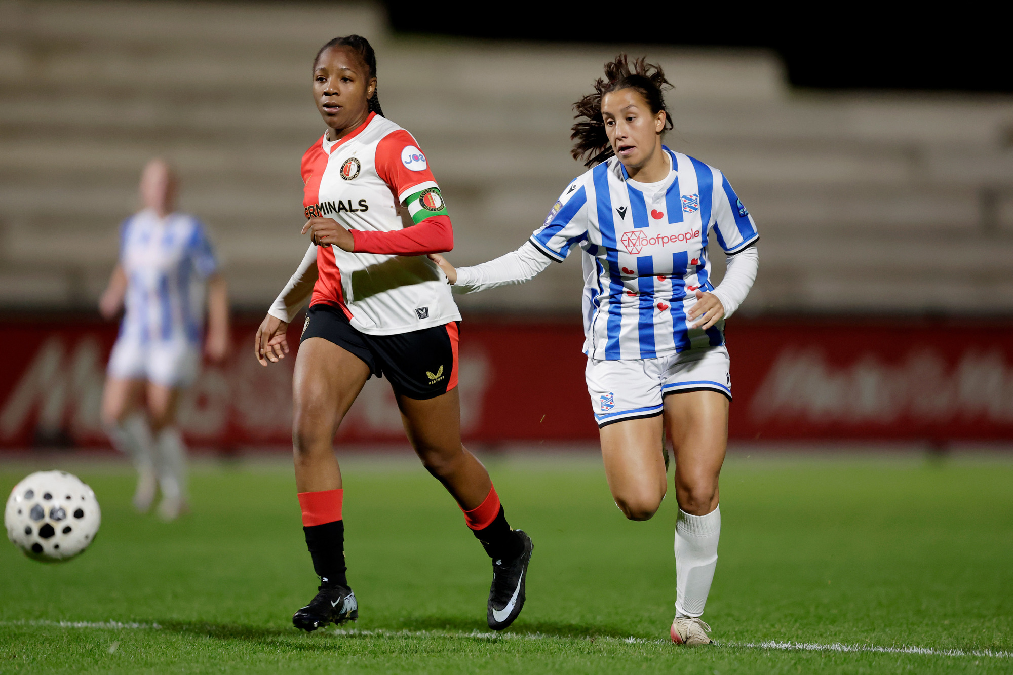 sc Heerenveen Vrouwen verliest ruim van Feyenoord door hoekschoppen