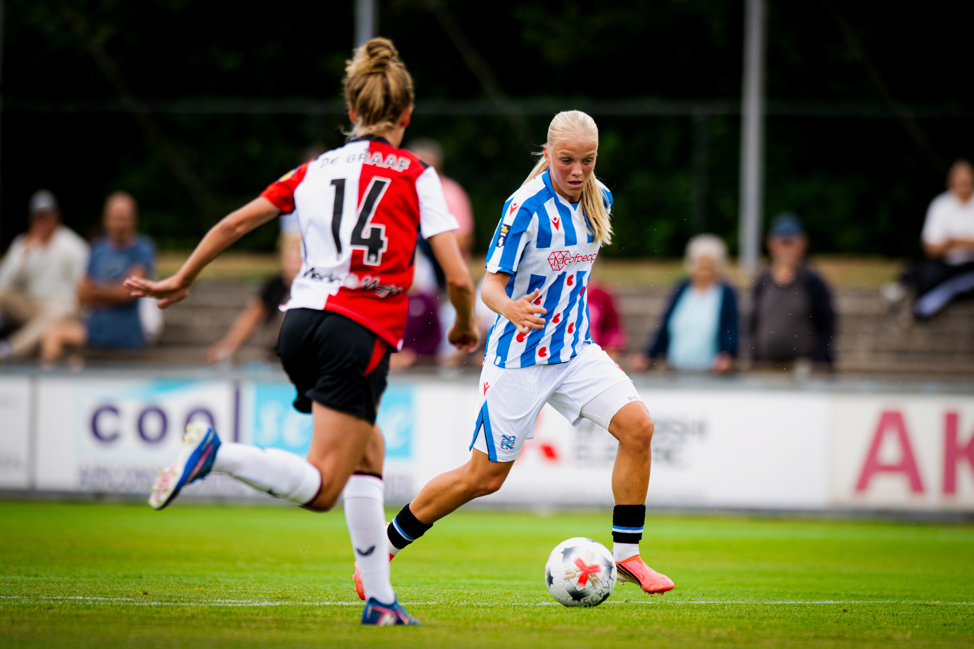 sc Heerenveen Vrouwen begint seizoen met nederlaag, ondanks sterke eerste helft