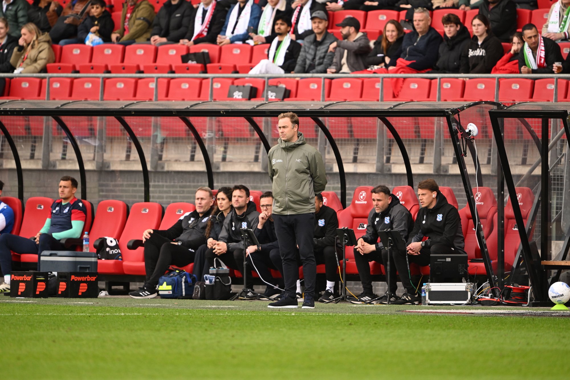 Veldman houdt vertrouwen na nederlaag: ''Ik zie nog genoeg mogelijkheden om goed te eindigen''