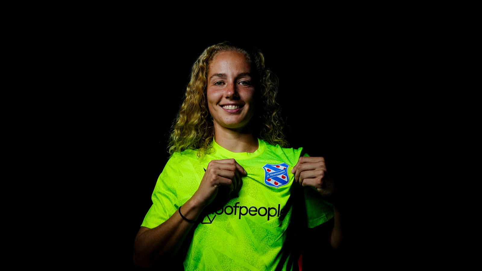 Jasmijn Resink blijft sc Heerenveen trouw met nieuw contract